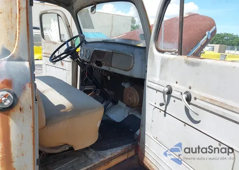 1952 Ford F100 from USA, damaged, VIN F102SP11582